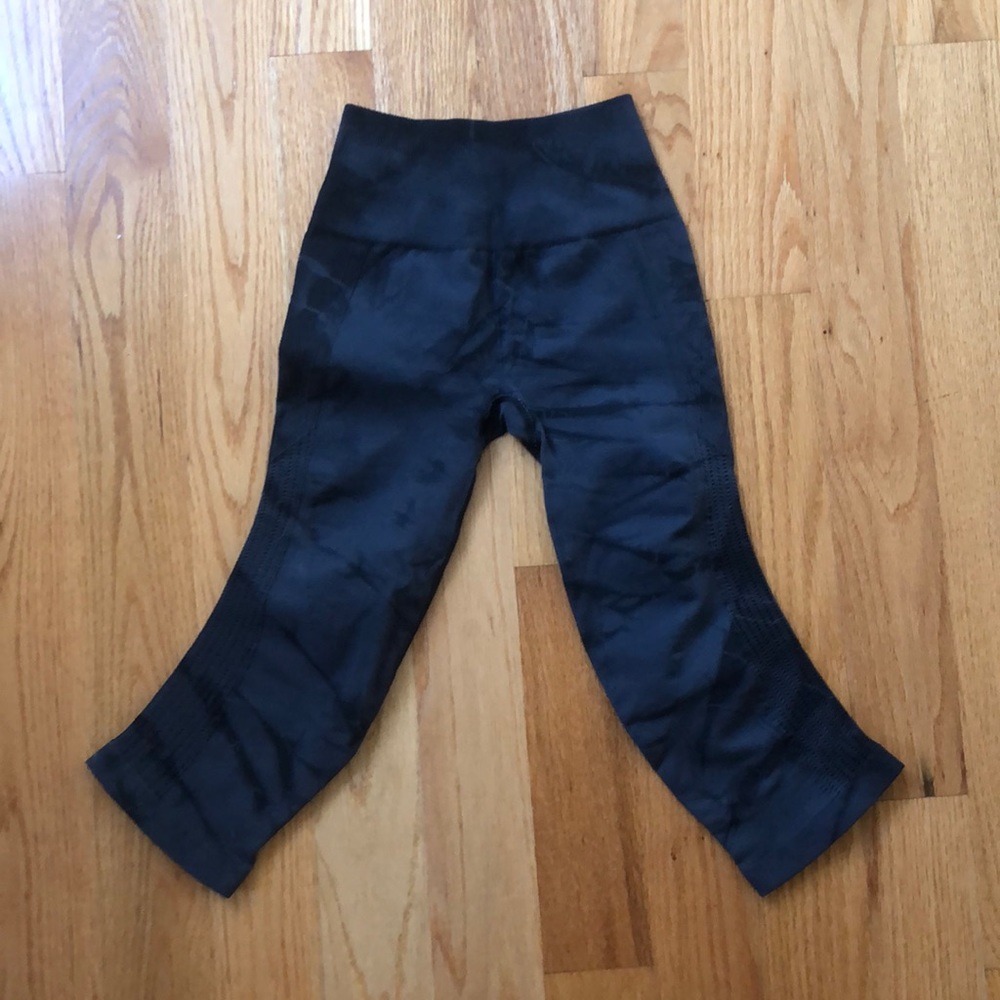 Lululemon Cropped Leggings size 4